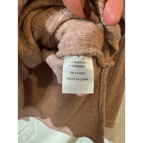 Coco+ Carmen Women's Pink Cowl Neck Ribbed Knit Button Sweater L Fisherman - Picture 8 of 9